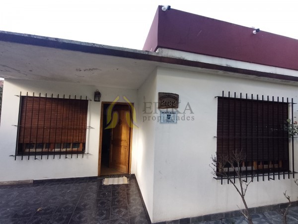 HERMOSA CASA AMERICANA 